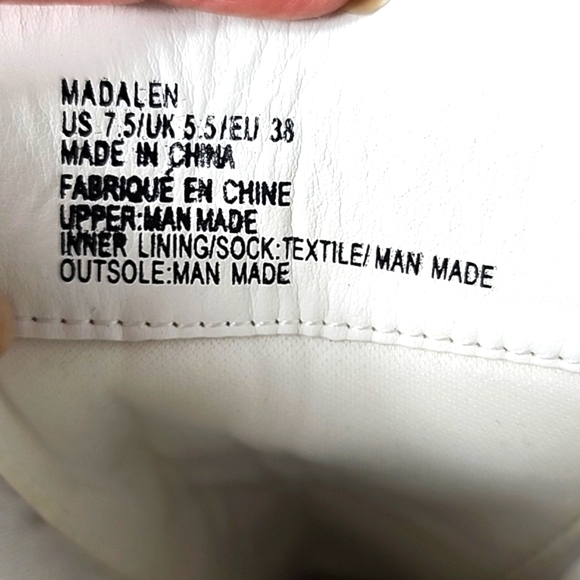 Women's White Boots, Lace up, lug soles with pouch. Shoe Dazzle. Size 7.5. - Picture 7 of 14